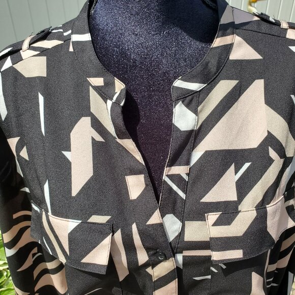 Calvin Klein Geometric Pattern Button Down Tab Sleeve Size L - Picture 3 of 15